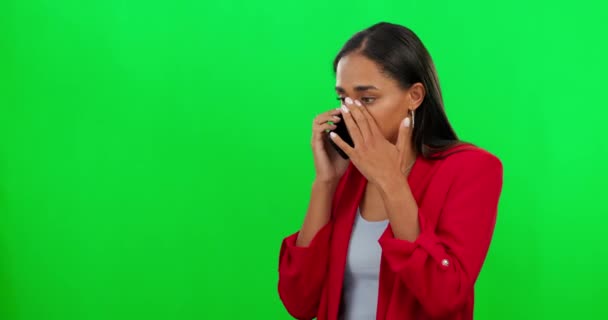Green Screen Problem Phone Call News Woman Listening Bad Feedback — Stock Video