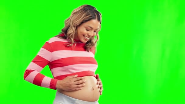 体の健康や開発のためのスタジオでおなかを持つ緑の画面 プロフィールや幸せな妊婦 興奮または母は愛または健康な赤ん坊の成長を結合するために腹または胃を保持する — ストック動画