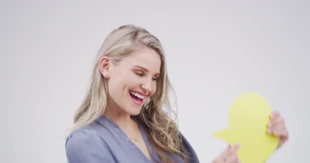 Mulher Feliz Retrato Bolha Fala Mídia Social Espaço Mockup Comunicação — Vídeo de Stock