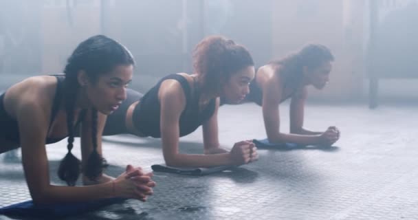 Ginásio Pilates Mulheres Posição Prancha Piso Para Fitness Saúde Rotina — Vídeo de Stock