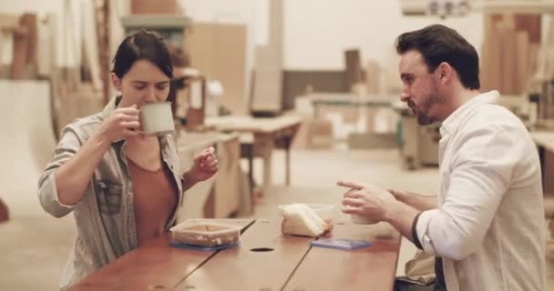Colleagues Drinking Coffee Conversation Lunch Break Bonding Social Work Speaking — Stock Video