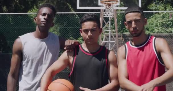Homme Amis Équipe Basket Ball Sur Terrain Toute Confiance Pour — Video