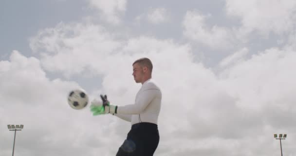 Football Ballon Portrait Gardien Sur Terrain Pour Jeu Match Entraînement — Video