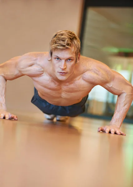 Man Exercise Pushup Floor Fitness Workout Muscle Development Growth Results — Stock Photo, Image