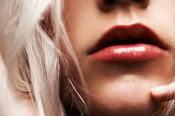 Woman Closeup Zoom Lips Makeup Beauty Wellness Color Shine Cosmetics — Stock Photo, Image