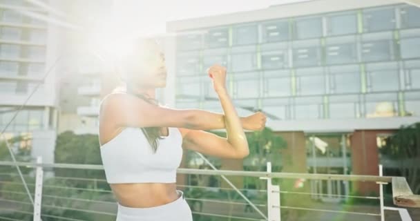 Vrouw Fitness Stretching Stad Klaar Voor Training Training Outdoor Training — Stockvideo