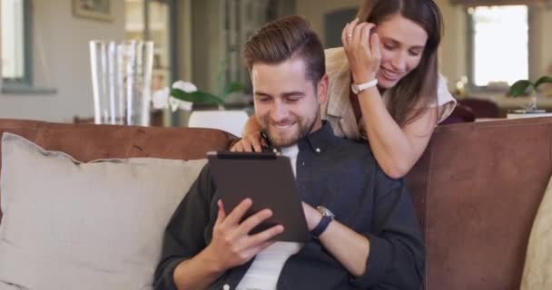 Happy Couple Sofa Tablet Hug Internet Social Media Post Meme — Stock Video