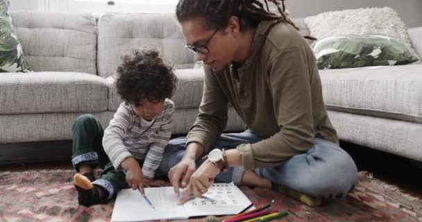 Ödev Destek Çocuğun Eğitim Çizim Çocuk Gelişimi Için Rahatlama Dersleri — Stok video