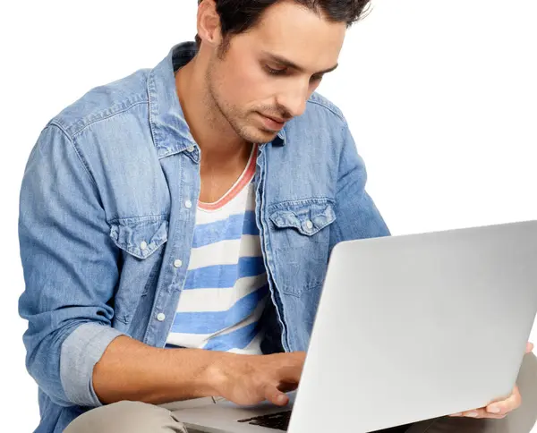 Człowiek Internet Połączenie Laptopie Pisanie Tworzenie Sieci Przez Białe Tło — Zdjęcie stockowe