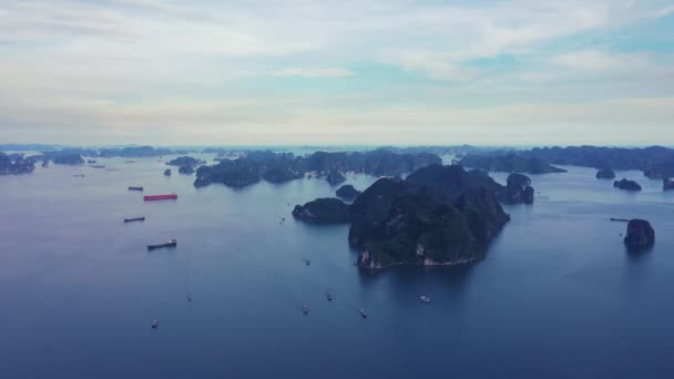 Drone Bateau Océan Avec Rocher Dans Nature Pour Voyage Aventure — Video
