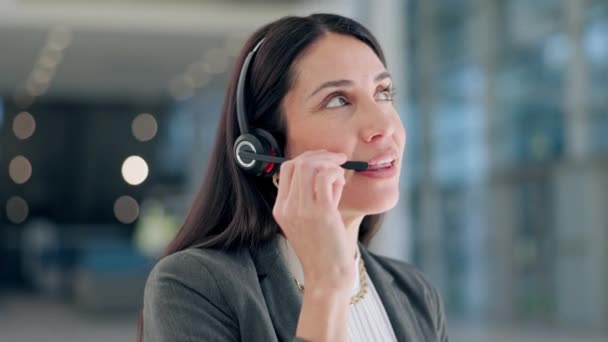 Donna Chiama Call Center Ascolta Con Conversazione Supporto Consiglio Nel — Video Stock
