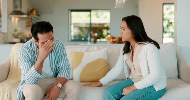 Боротьба Розчарування Розлучення Парою Дивані Стресу Шлюбу Або Сумного Психічне — стокове відео