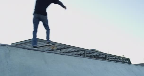 Человек Скейтборд Спорт Парке Открытым Небом Фитнеса Свободы Тренировок Действием — стоковое видео