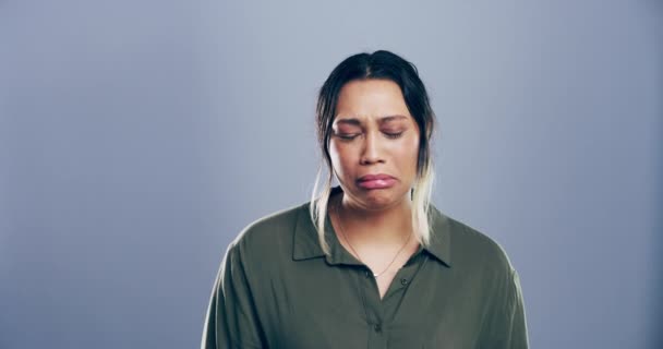 Портрет Стресс Плач Женщина Студии Психическим Выгоранием Разбитым Сердцем Травмой — стоковое видео