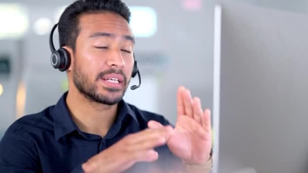 Callcenter Agent Spricht Während Seiner Arbeit Einem Büro Über Headset — Stockvideo