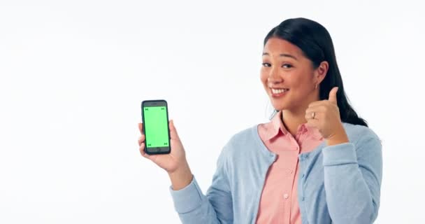 Glad Asiatisk Kvinna Telefon Grön Skärm Och Tummen Upp Framgång — Stockvideo