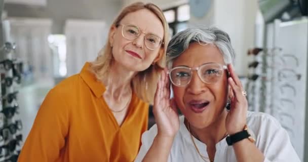 Frauen Brillen Und Brillengestell Mit Lächeln Sehkraft Und Brille Spiegel — Stockvideo