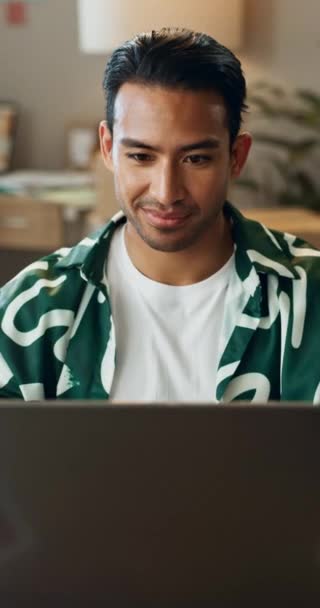 Boldog Logisztika Ember Laptopon Szállítás Ellátási Lánc Kis Üzleti Ötletek — Stock videók