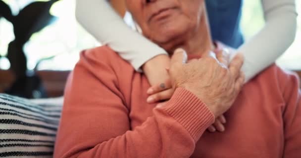 Starsze Wsparcie Trzymanie Rękę Lub Pielęgniarka Opieki Zdrowotnej Pacjenta Ubezpieczenia — Wideo stockowe