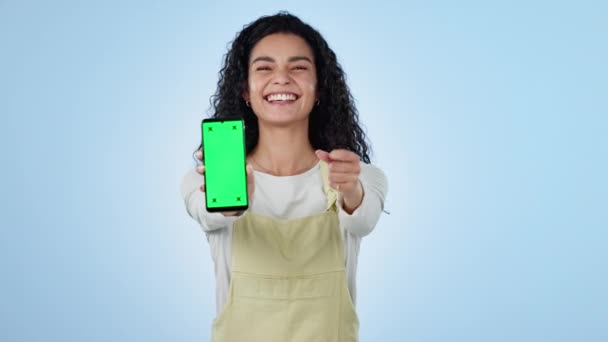 Женщина Телефон Зеленый Экран Большие Пальцы Вверх Маркетинга Подписки Обучения — стоковое видео