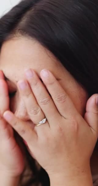 Азиатская Женщина Стресс Головная Боль Разочарованием Лицо Руки Психическим Расстройством — стоковое видео