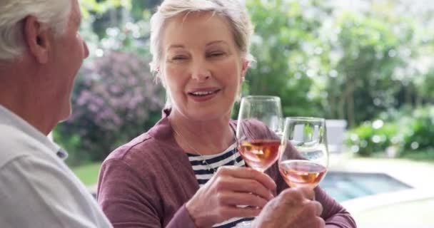 Senior Couple Backyard Wine Love Toast Celebration Marriage Retirement Together — Stock Video