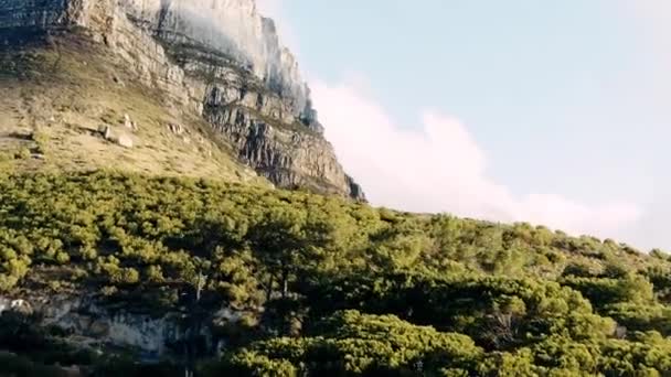 Drone Montaña Árboles Naturaleza Paisaje Ambiente Para Viajes Turismo Con — Vídeo de stock