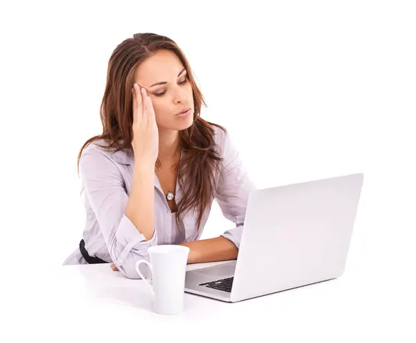 Mulher Com Dor Cabeça Falha Laptop Burnout Tecnologia Falha Fundo — Fotografia de Stock
