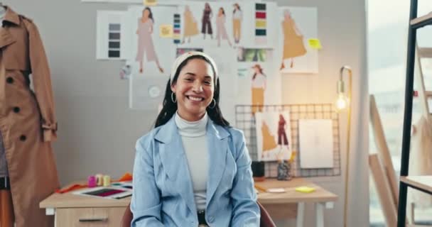 Mujer Feliz Creativa Diseñadora Moda Confianza Pequeña Empresa Emprendimiento Boutique — Vídeo de stock