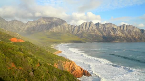 Naturaleza Playa Paisaje Montañas Con Océano Para Entorno Natural Ecosistema — Vídeo de stock
