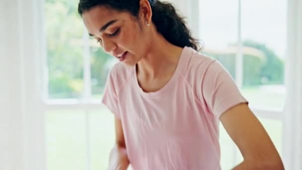 Rehabilitacja Ból Kolana Fizjoterapeuta Kobietą Fizjoterapii Mobilności Ćwiczeń Fizycznych Doradztwo — Wideo stockowe