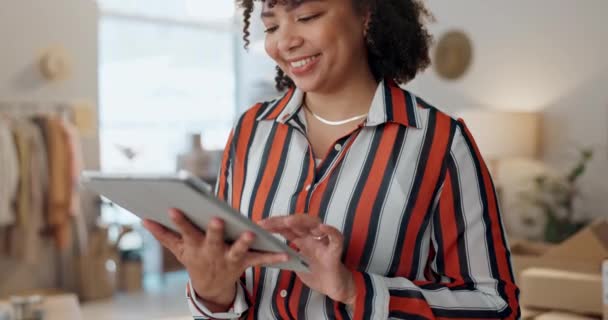 Mujer Feliz Tableta Logística Pequeña Empresa Cadena Suministro Comercio Electrónico — Vídeo de stock