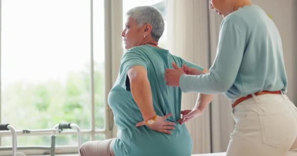 Arzt Bett Und Patient Für Chiropraktiker Massage Rückenschmerzen Und Wirbelsäulenausrichtung — Stockvideo