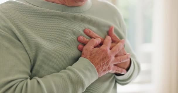 Mãos Dor Peito Massagem Homem Sênior Para Alívio Parada Cardíaca — Vídeo de Stock