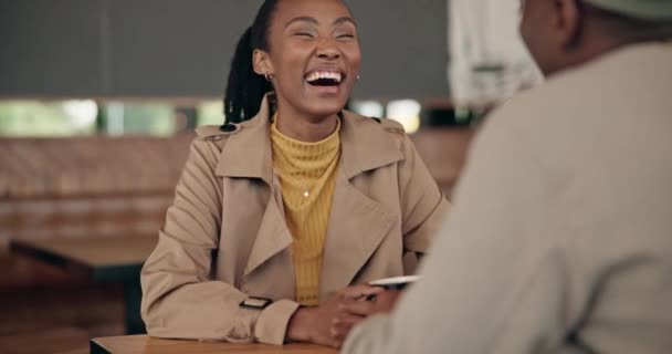 Férfi Kávé Nevetéssel Étteremben Vagy Kávézóban Kapcsolatra Romantikára Beszélgetésre Fekete — Stock videók