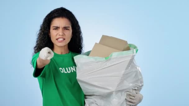 Femeie Voluntară Gunoi Pentru Deșeuri Verde Activism Pentru Deșeuri Sustenabilitate — Videoclip de stoc