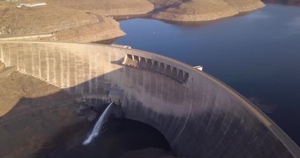Drone Dam Lake Mountain Landscape Sustainability Eco Friendly Environment Campo — Vídeo de stock