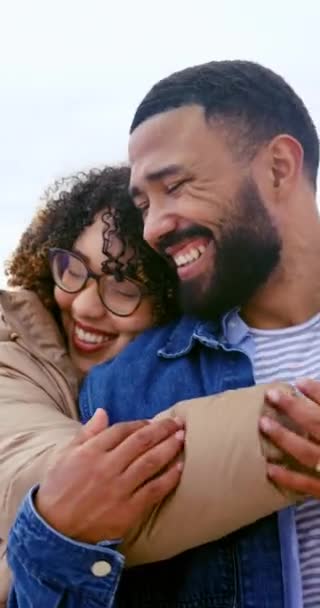 Feliz Amor Casal Animado Abraço Livre Celebração Viagens Liberdade Aventura — Vídeo de Stock