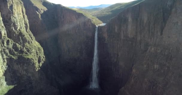Natureza Viagem Antena Montanha Com Cachoeira Para Ambiente Natural Destino — Vídeo de Stock