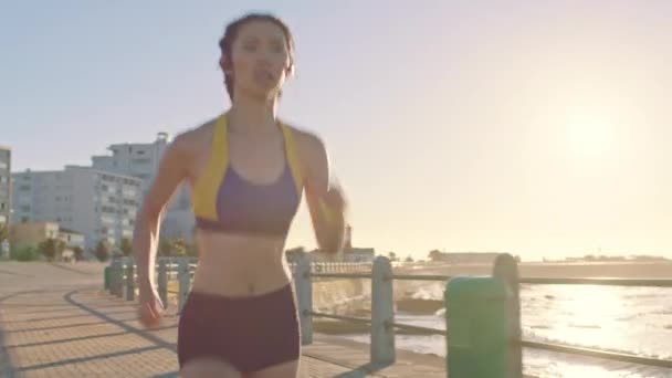Pláž Běh Sportovní Fitness Ženy Běžec Moře Oceán Voda Rychlostí — Stock video