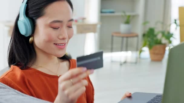 Comercio Electrónico Pago Con Tarjeta Crédito Mujer Con Computadora Portátil — Vídeo de stock