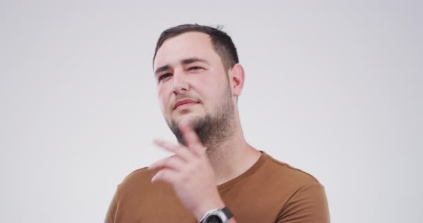 Stüdyodaki Adamın Gri Arka Plandaki Çözüm Çözüm Problem Çözme Planını — Stok video