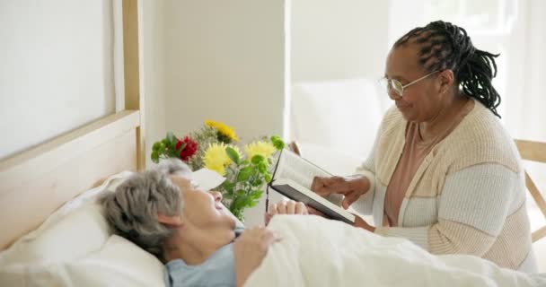 Senior Patient Bibelstudium Und Für Gesundheit Gott Und Verehrung Für — Stockvideo