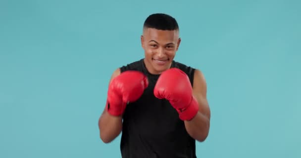 Homem Boxeador Fitness Artes Marciais Treinamento Prática Luta Contra Fundo — Vídeo de Stock
