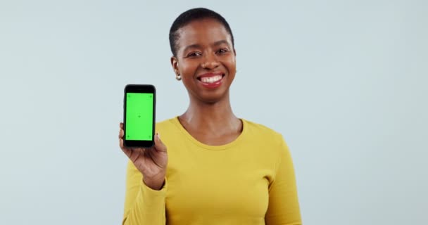 Ansikte Kvinna Och Reklam Grön Skärm Telefon Utrymme Eller Nyhetsbrev — Stockvideo