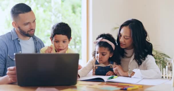 Eltern Kinder Und Häusliche Erziehung Unterricht Und Learning Unterstützung Schreibentwicklung — Stockvideo