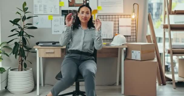 Mujer Feliz Emprendedora Creativa Pequeña Empresa Ambición Profesional Arquitecta Oficina — Vídeos de Stock