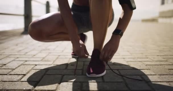 Ноги Руки Галстук Шнурки Работает Открытом Воздухе Фитнеса Человеком Готов — стоковое видео