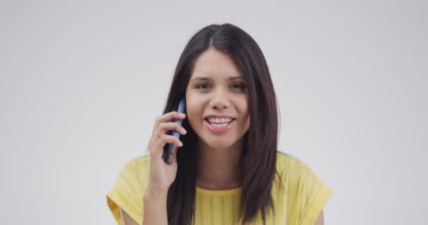 Kobieta Twarz Telefon Studio Rozmowy Dla Niespodzianek Kontakt Audio Czat — Wideo stockowe