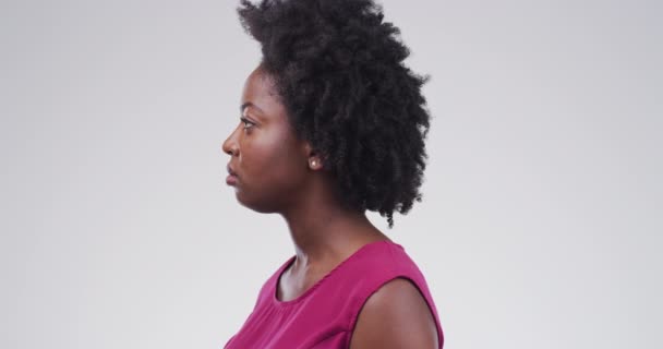 Vred Frustreret Afrikansk Kvinde Hvid Baggrund Med Forstyrret Krise Negativt – Stock-video